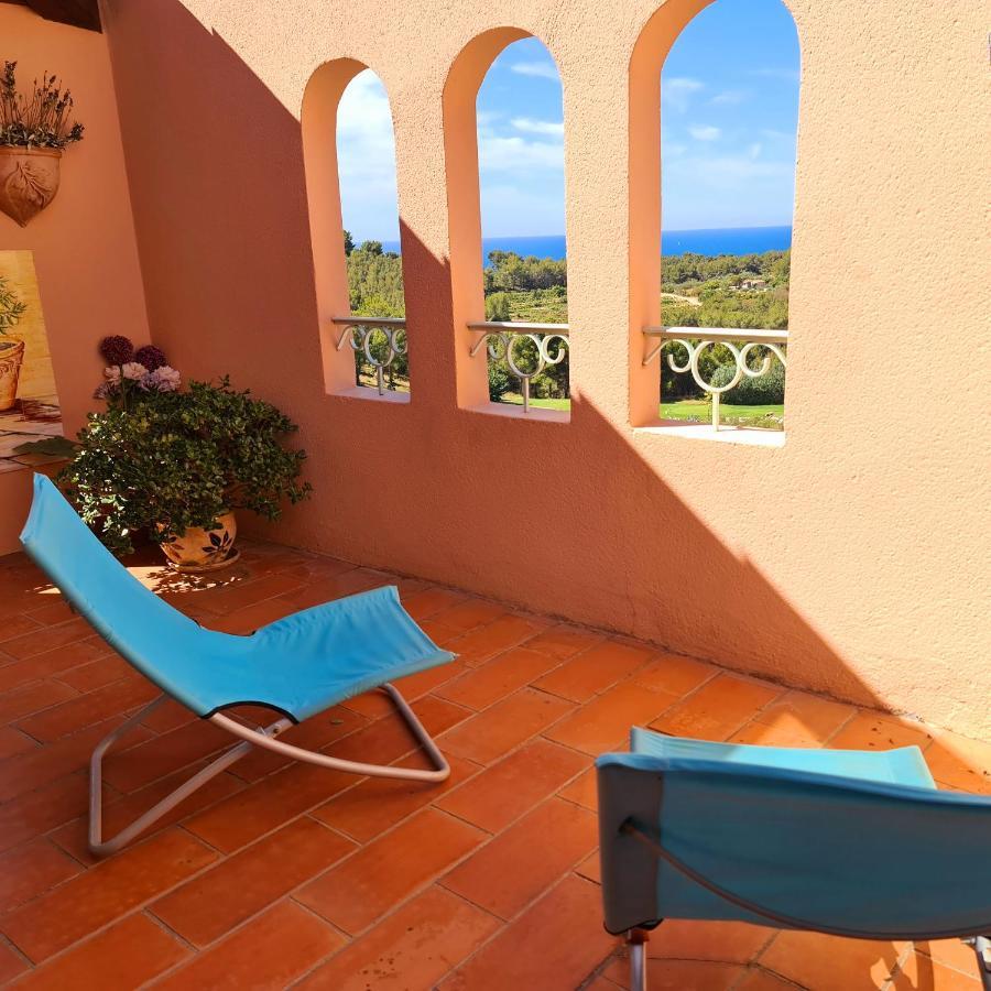 Hameau Des Amandiers - Vue Mer, Golf Et Vignes Apartment Saint-Cyr-sur-Mer Exterior photo